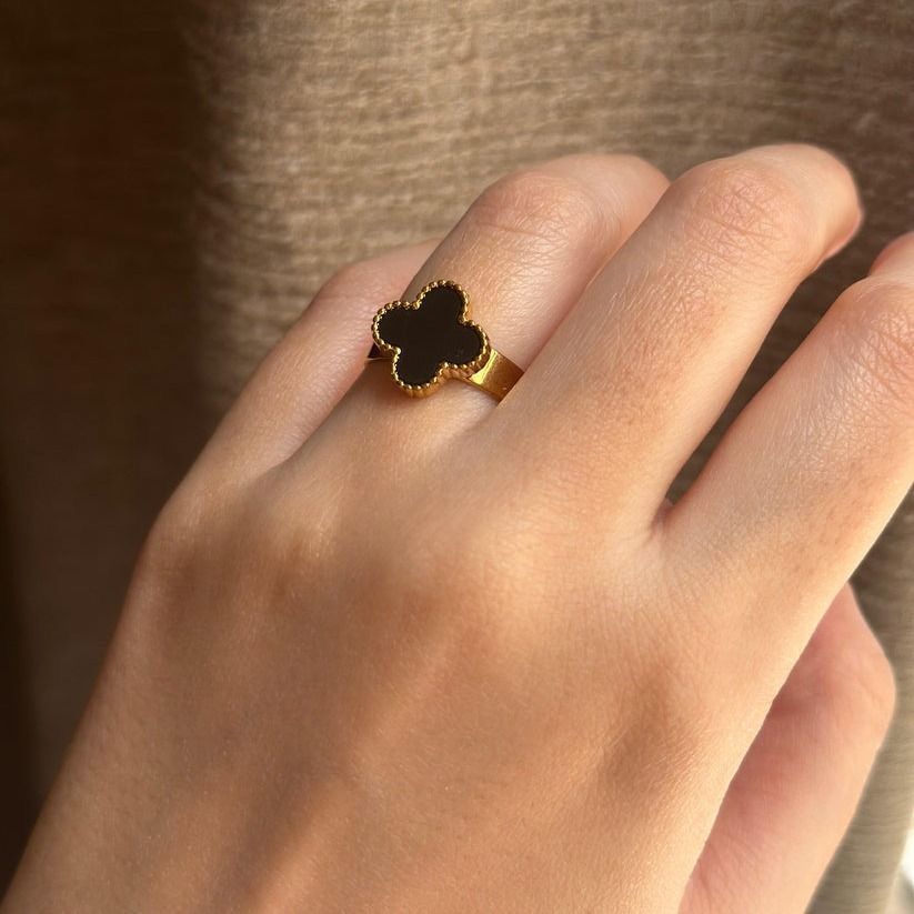 Anti tarnish clover rings